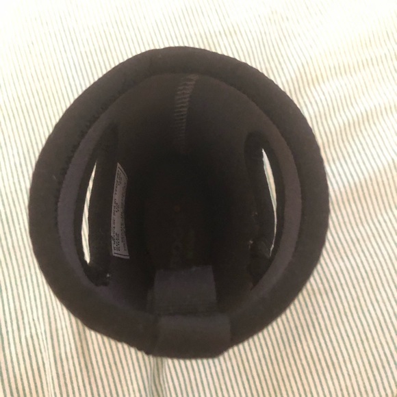 Bog snow boots. Bought them for a trip but didn’t use them.In perfect condition. - Picture 5 of 7